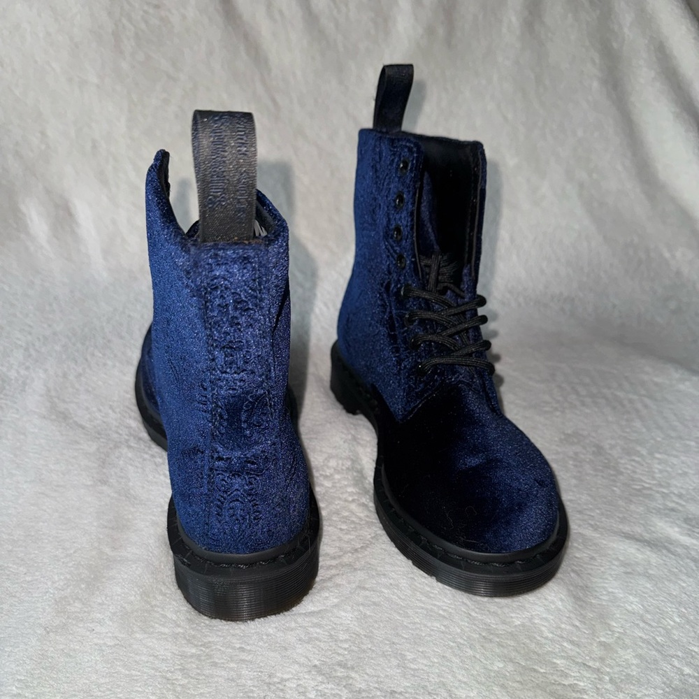 NEW Velvet Embossed Royal Blue 1460 Vegan Dr Martens - Picture 5 of 7